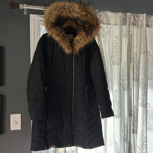 Cole Haan Women's Essential Down Coat With Faux Fur Lined & Trimmed Hood - Picture 5 of 7